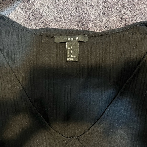 Forever 21 Black V-Neck Ribbed Top - Picture 3 of 3